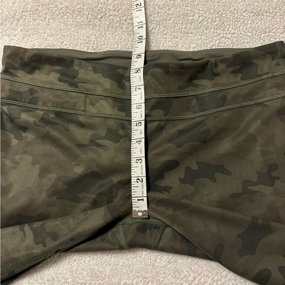 Lululemon Run Inspire Crop Leggings Luxtreme Savasana Camo Fatigue Green